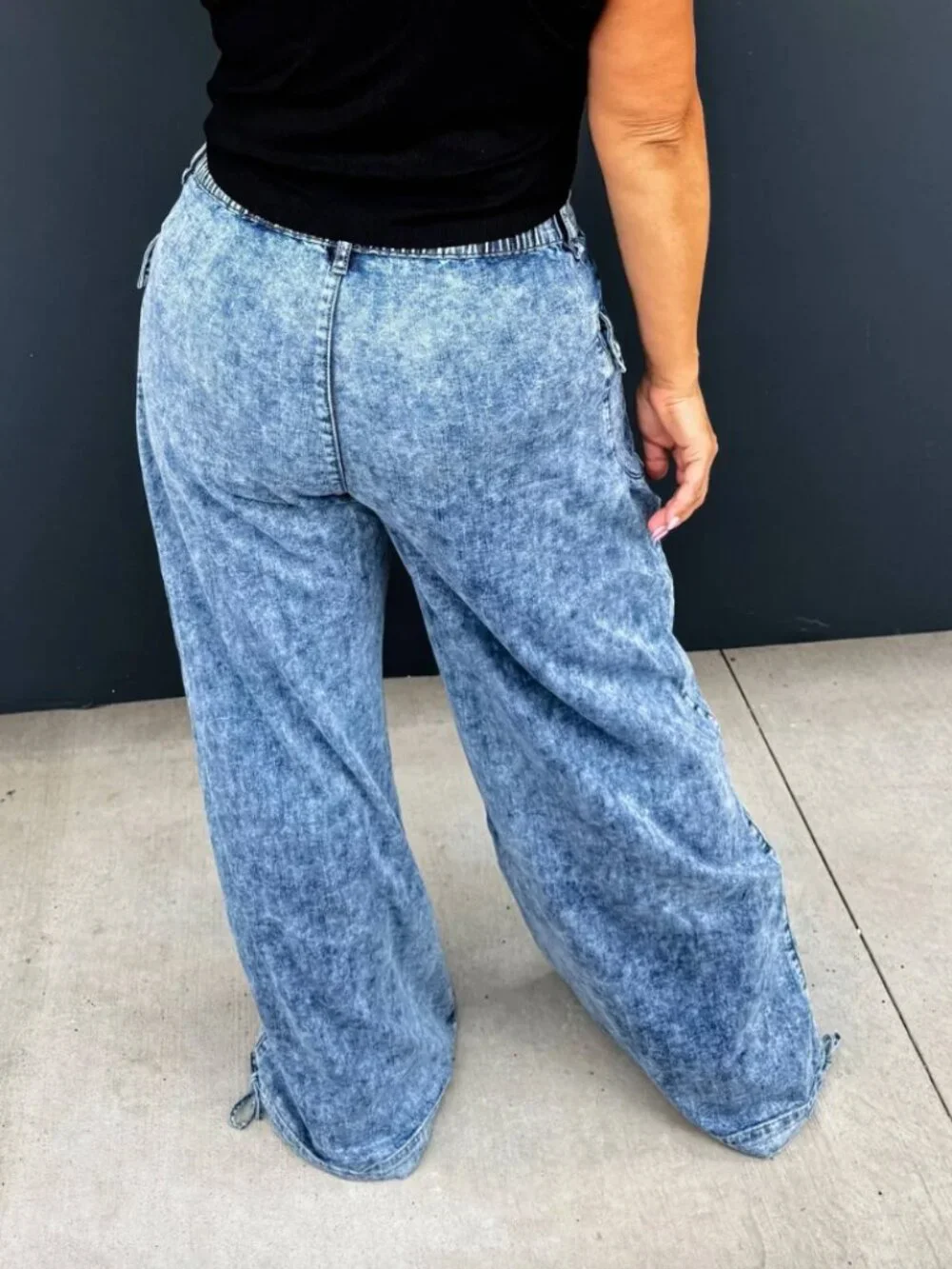 NWT - Blakely Charlie Cinch Hem Wide Leg Jeans Acid Wash Blue Size Large